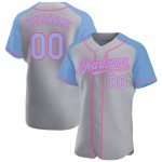 Camiseta de béisbol personalizada con mangas auténticas en azul y rosa, gris claro y raglán