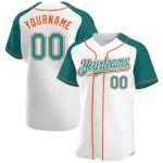Camiseta de béisbol personalizada con mangas raglán, color blanco, verde azulado y naranja